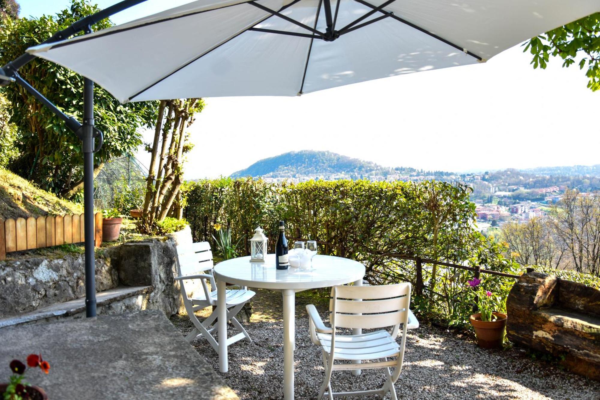 Villa Antonella, App. Vittoria Tavernerio ภายนอก รูปภาพ