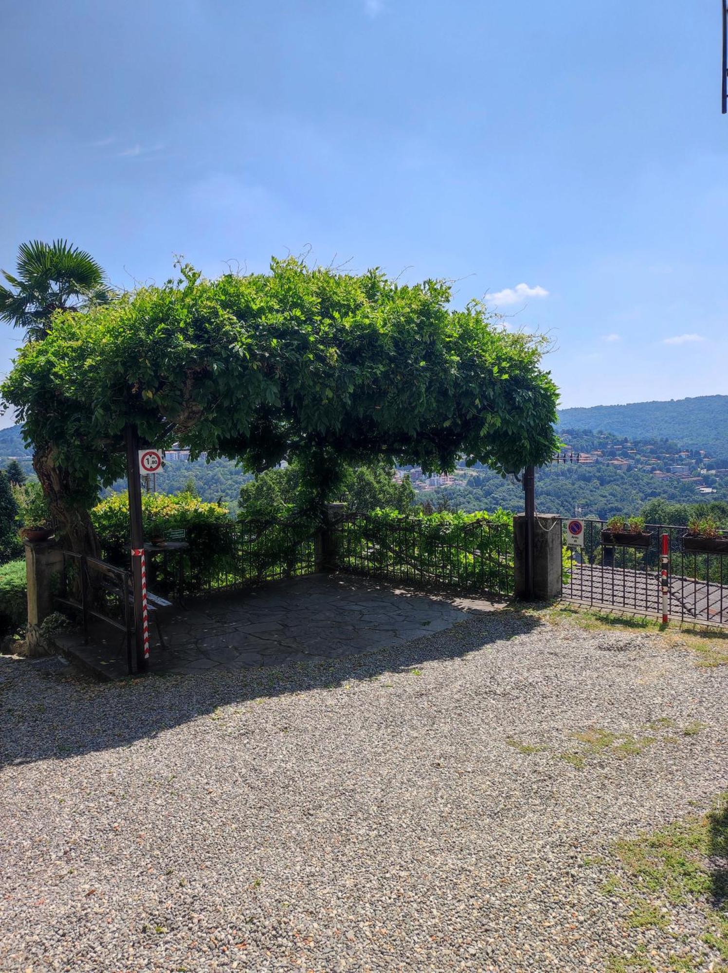 Villa Antonella, App. Vittoria Tavernerio ภายนอก รูปภาพ