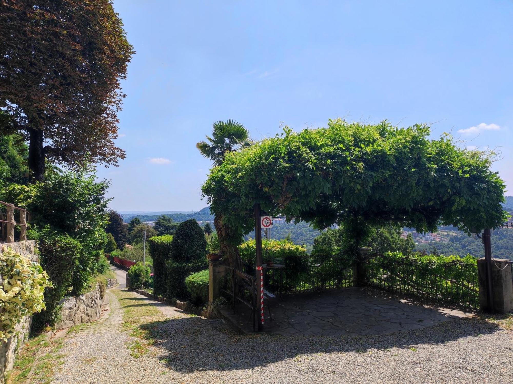 Villa Antonella, App. Vittoria Tavernerio ภายนอก รูปภาพ